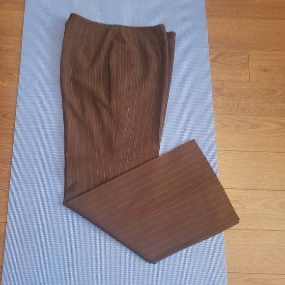 Vintage Jones New York Pant Suit - Picture 8 of 12